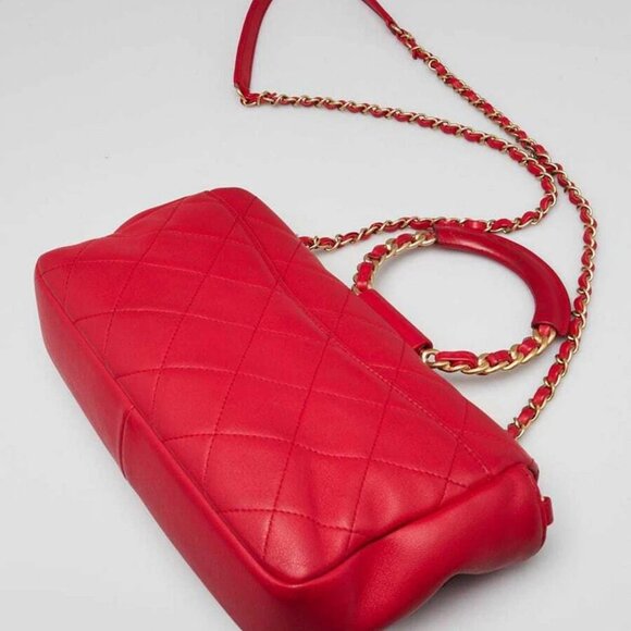 Chanel Red Quilted Lambskin Leather Medium In The Loop Bag - Picture 3 of 11